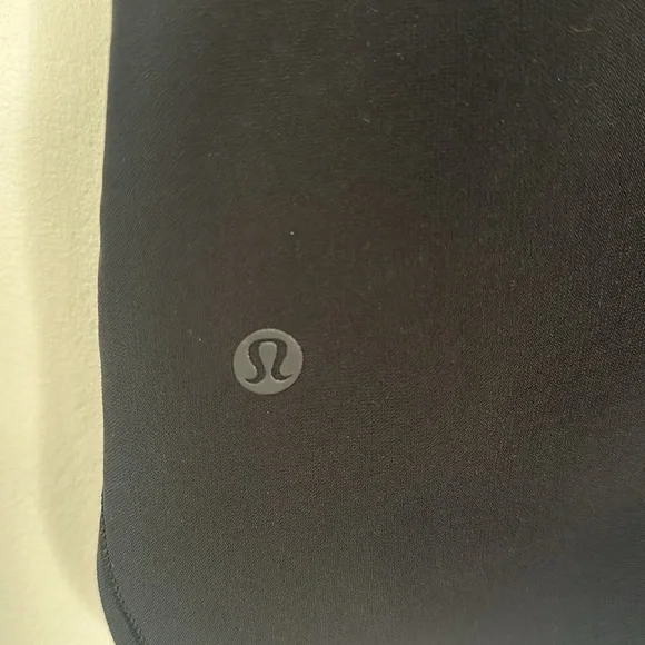 Lululemon On the Fly Black Skirt (Size 6) - Picture 5 of 9